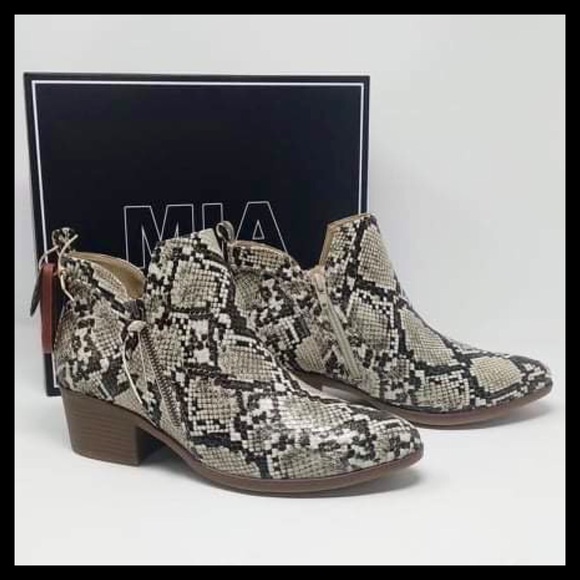 MIA Audin Snakeskin Print Ankle Bootie - Picture 2 of 11